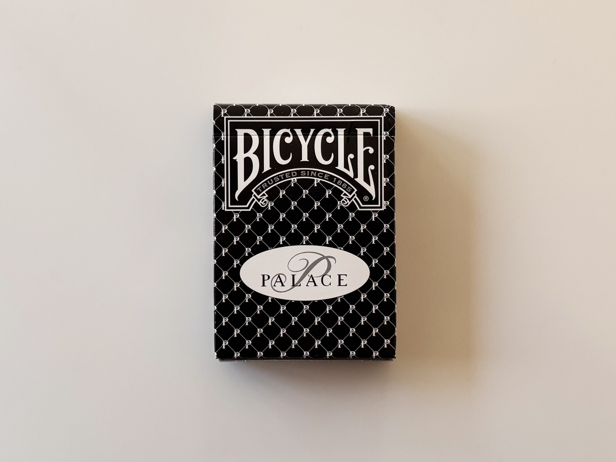 PALACE × BICYCLEのトランプとブランドロゴの実物写真