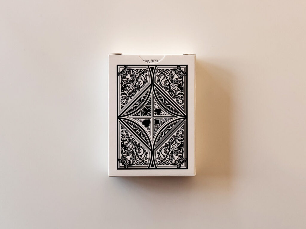 Bicycleヘリノックスのバック面デザインを大きく写した写真